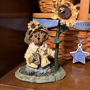 1999 Edition Boyds Bears Sunflower Sculpture with Yellow and Green